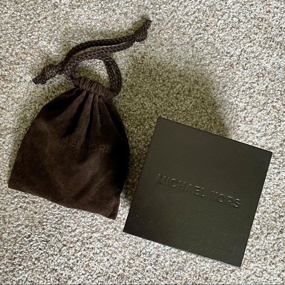 Michael Kors Rose Gold Large Watch - Picture 7 of 7